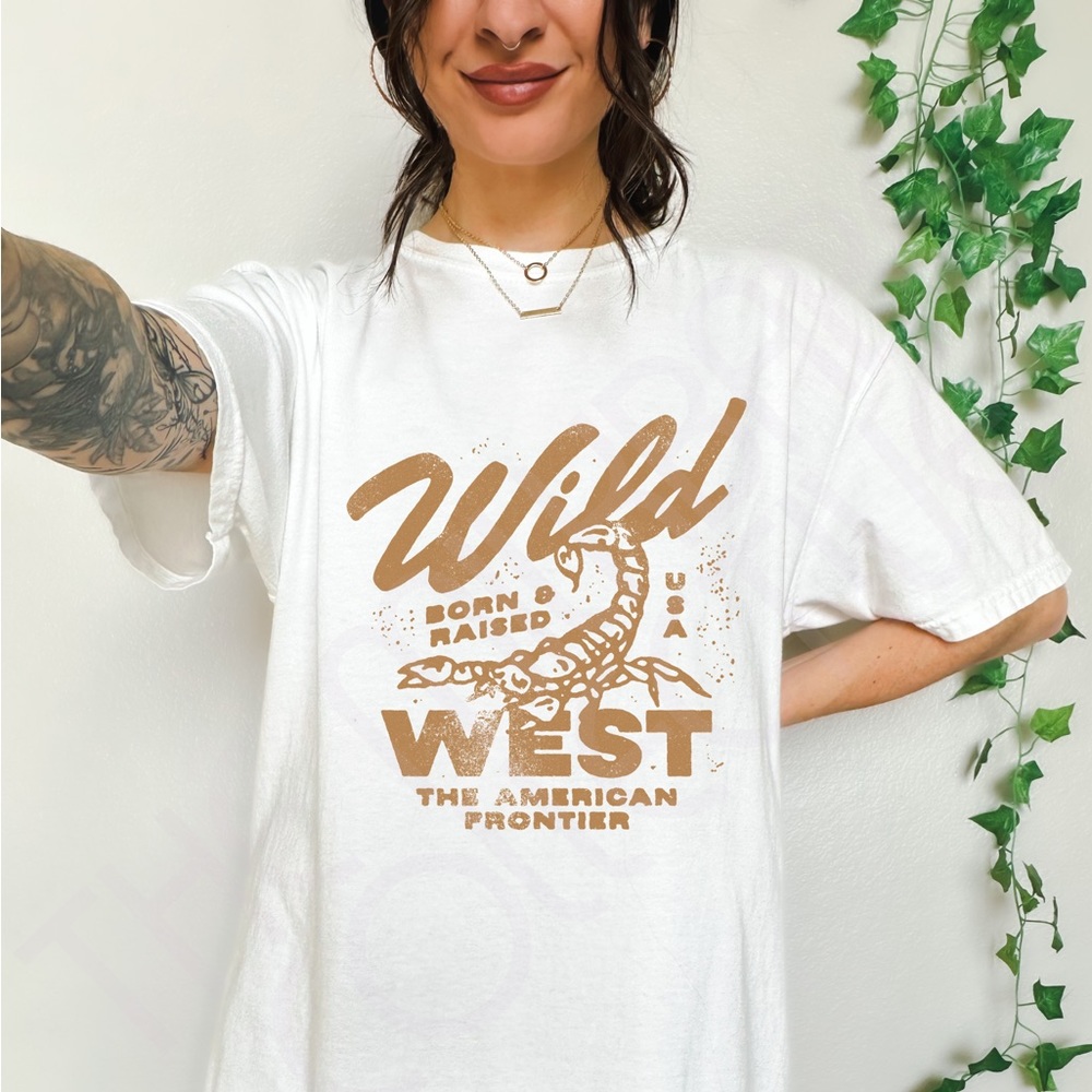 ⬇️ PRICE DROP ⬇️ Comfort Colors Wild West Scorpion Distressed Graphic Tee